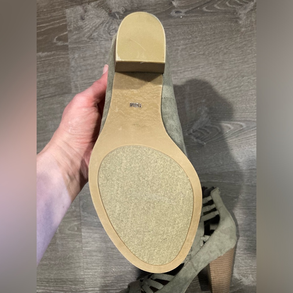 Green Faux Suede Heels - Picture 6 of 9